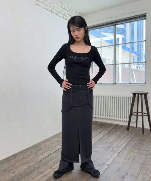 PORTERNA（ポルテナ）の「GRAPHIC U-NECK LONG SLEEVE T-SHIRT-BLACK（Tシャツ/カットソー・レディース・その他・X-SMALL）」の3枚目の写真