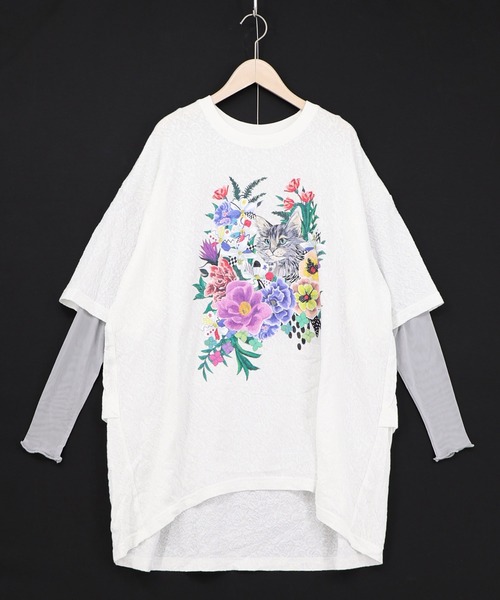 ScoLar（スカラー）の「161649：ソフトチュール×花ネコ柄 レイヤード風プルオーバー（Tシャツ/カットソー・レディース・ブルー/チャコールグレー/オフホワイト・M）」の2枚目の写真