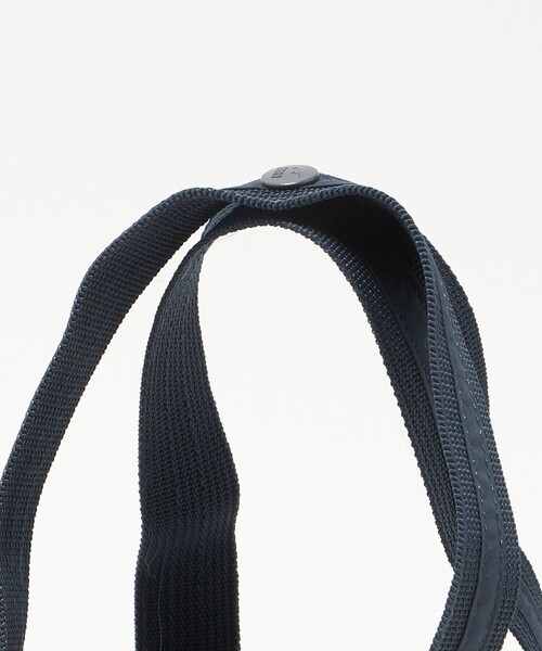 AIGLE(エーグル)の「<AIGLE> MiniPurse SLD(ショルダーバッグ・レディース・ネイビー/オレンジ・FREE)」の11枚目の写真