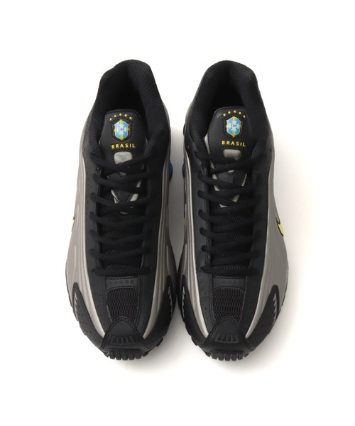 NIKE（ナイキ）の「NIKE SHOX R4 / ナイキ ショックス R4 【SP】（スニーカー・メンズ・シルバー・28.5cm/28.0cm/27.5cm/27.0cm/26.5cm/26.0cm/25.5cm/29.0cm）」の2枚目の写真