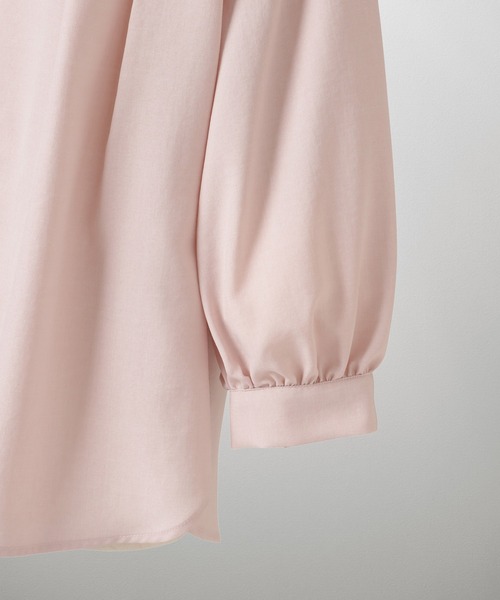 HUIT bouquet(ユイット)の「Vネック タック ブラウス HUIT(シャツ/ブラウス・レディース・ライトグレー/ピンク/ネイビー・M)」の19枚目の写真