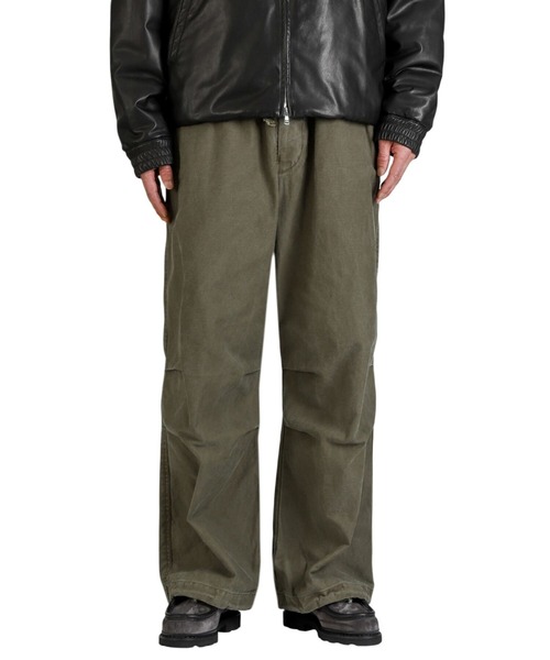 marka（マーカ）の「marka / マーカ：WIDE OVER PANTS -ORGANIC COTTON BACK SATIN-：M25D12PT01C[COR]（その他パンツ・メンズ・オリーブ・2(M)）」の7枚目の写真