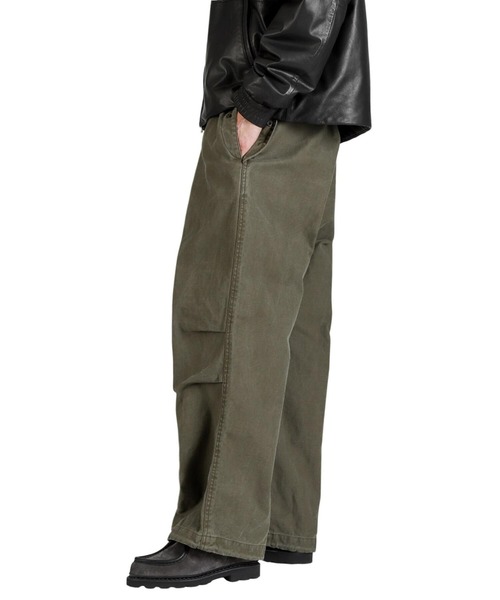 marka（マーカ）の「marka / マーカ：WIDE OVER PANTS -ORGANIC COTTON BACK SATIN-：M25D12PT01C[COR]（その他パンツ・メンズ・オリーブ・2(M)）」の8枚目の写真