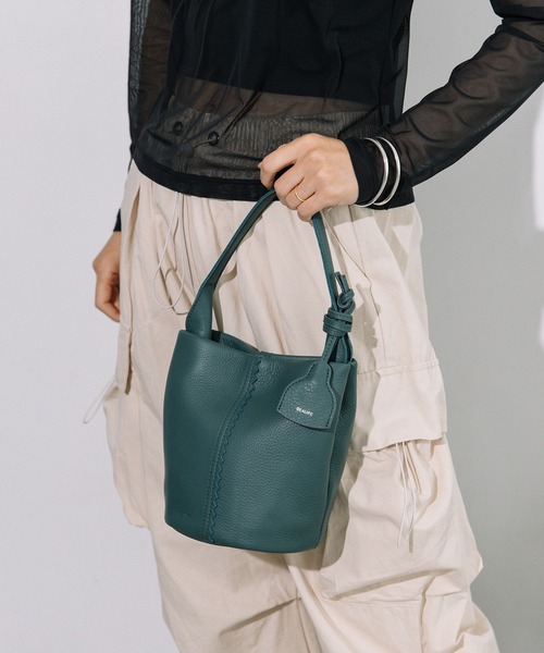 Beau're(ヴュレ)の「BEAURE ミニ バケット 2WAYショルダー(ショルダーバッグ・レディース・ホワイト/ブラウン/ブラック/ブルーグリーン・FREE)」の18枚目の写真