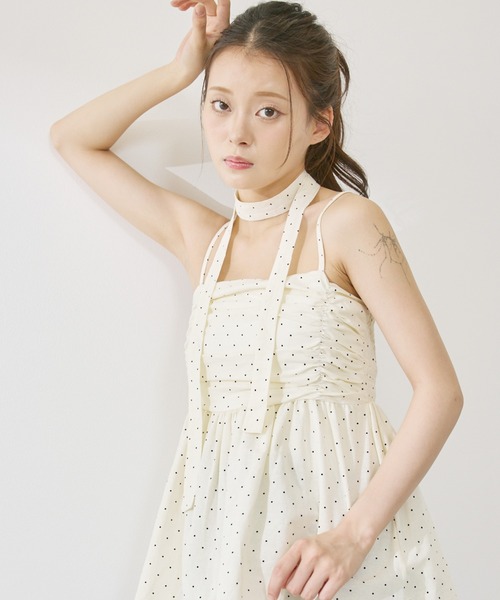 P.V.T(ピーブイティー)の「リボン付きドットギャザーキャミ(キャミソール・レディース・Navy/White/Red・F)」の10枚目の写真