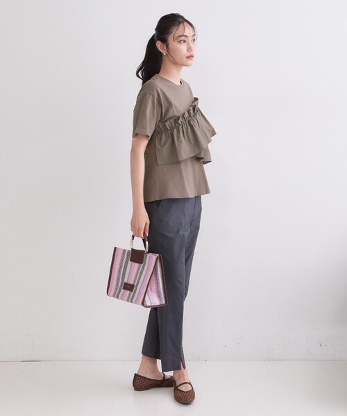 OPAQUE.CLIP(オペークドットクリップ)の「【接触冷感】アシメフリルドッキングカットソー《洗濯機OK》(Tシャツ/カットソー・レディース・ブラック/ブルー系その他/ダークグレー/ホワイト・42/40/38)」の6枚目の写真