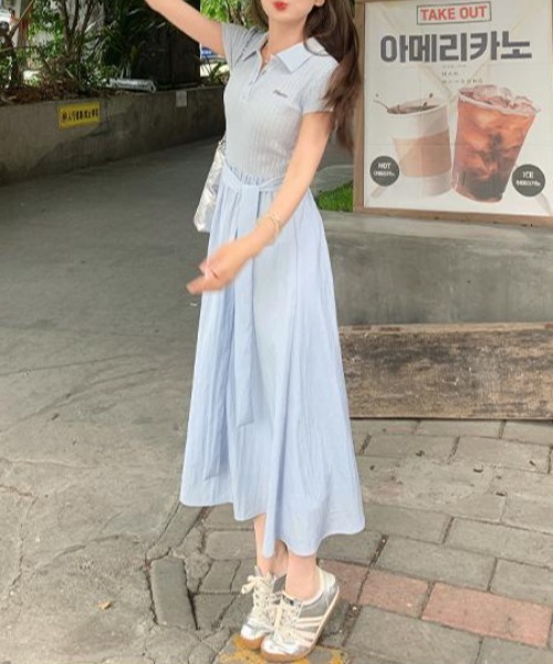 AMAJI(アマジ)の「半袖ウエスト切替 ロング丈ワンピース(ワンピース・レディース・ライトブルー・SMALL/MEDIUM/LARGE/X-LARGE)」の2枚目の写真