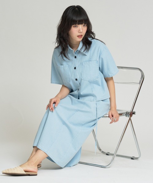 RU.TI.LE(ルチル)の「【RU.TI.LE】ダンガリー半そでシャツ+スカートセット(セットアップ・レディース・ネイビー/ライトブルー・MEDIUM)」の5枚目の写真