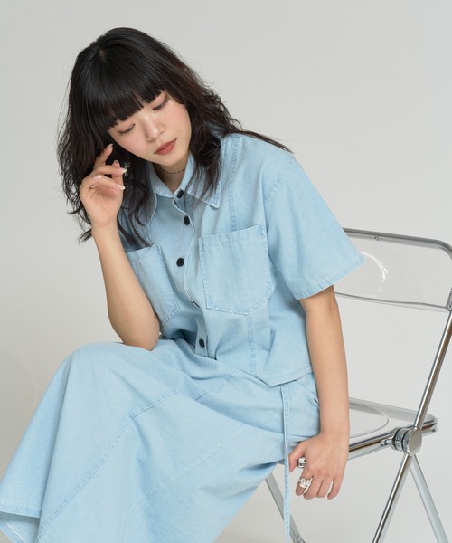RU.TI.LE(ルチル)の「【RU.TI.LE】ダンガリー半そでシャツ+スカートセット(セットアップ・レディース・ネイビー/ライトブルー・MEDIUM)」の3枚目の写真