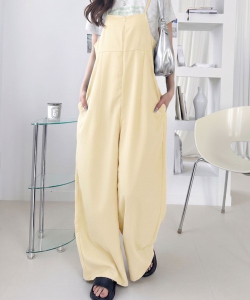 umune（ウムネ）の「サロペット フロントジップ ワイドパンツ オールインワン つなぎ オーバーオール 体型カバー ゆったり 脚長効果 カジュアル 秋 冬（サロペット/オーバーオール・レディース・ブラック/アイボリー/イエロー・FREE）」の3枚目の写真
