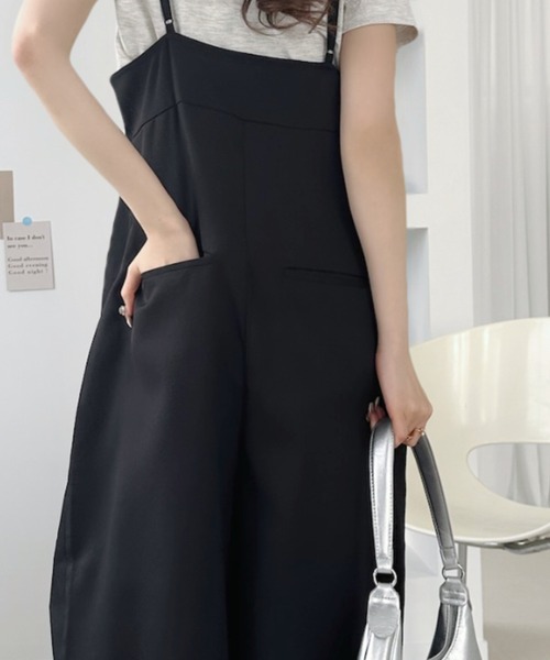 umune（ウムネ）の「サロペット フロントジップ ワイドパンツ オールインワン つなぎ オーバーオール 体型カバー ゆったり 脚長効果 カジュアル 秋 冬（サロペット/オーバーオール・レディース・ブラック/アイボリー/イエロー・FREE）」の18枚目の写真