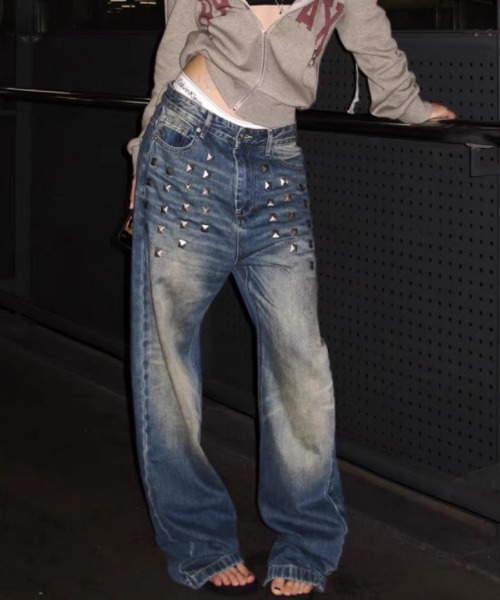 おしゃれスタ(オシャレスタ)の「スタッズデザインワイドデニムパンツ(デニムパンツ・レディース・ブルー・S/M/L/XL)」の1枚目の写真