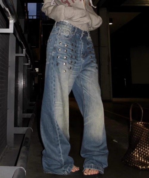 おしゃれスタ(オシャレスタ)の「スタッズデザインワイドデニムパンツ(デニムパンツ・レディース・ブルー・S/M/L/XL)」の3枚目の写真