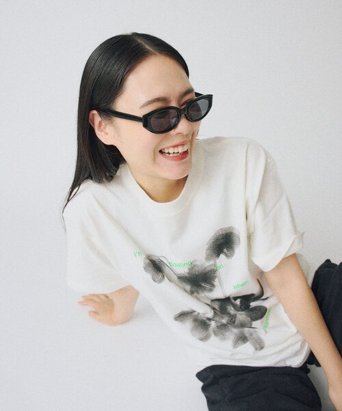 WHIMSIC(ウィムジック)の「【UNISEX/2サイズ展開】フローティング オン エアー シルクスクリーンプリントT(Tシャツ/カットソー・メンズ・ホワイト/ネイビー/ブラウン・1/2)」の7枚目の写真
