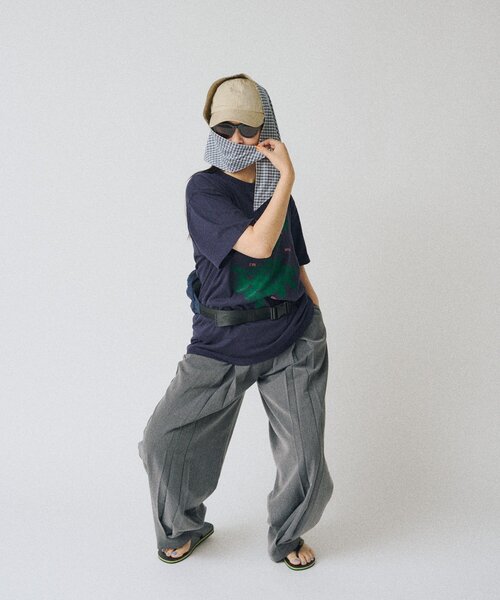WHIMSIC(ウィムジック)の「【UNISEX/2サイズ展開】フローティング オン エアー シルクスクリーンプリントT(Tシャツ/カットソー・メンズ・ホワイト/ネイビー/ブラウン・1/2)」の12枚目の写真