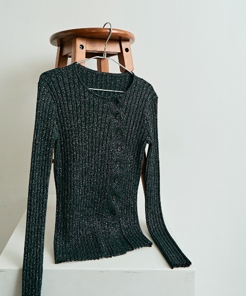 W:Huku(フーク)の「アシンメトリー ラメ ウール カーディガン / Asymmetric Lame Wool-Blend Cardigan(ニット/セーター・レディース・ブラック/オフホワイト/チャコール・FREE)」の5枚目の写真