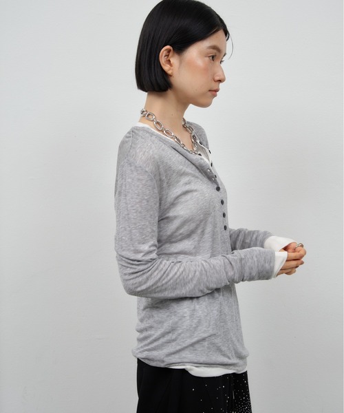Shelly island(シェリーアイランド)の「シアーヘンリーネックトップス(Tシャツ/カットソー・レディース・ホワイト/ブラック/ブラウン/グレー・FREE)」の19枚目の写真