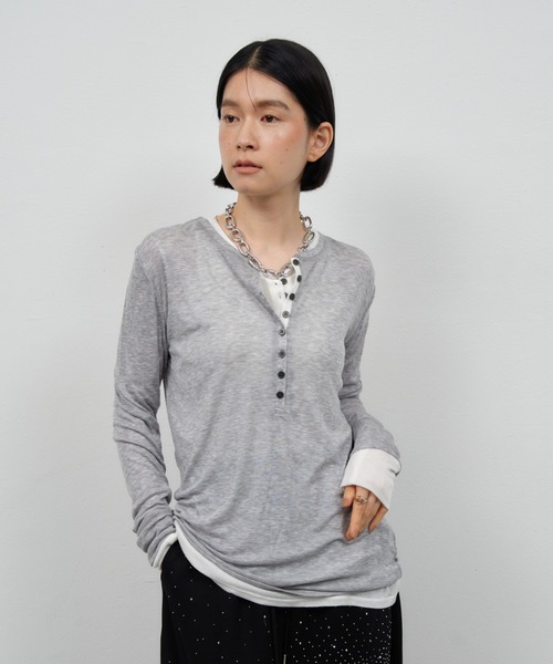 Shelly island(シェリーアイランド)の「シアーヘンリーネックトップス(Tシャツ/カットソー・レディース・ホワイト/ブラック/ブラウン/グレー・FREE)」の17枚目の写真