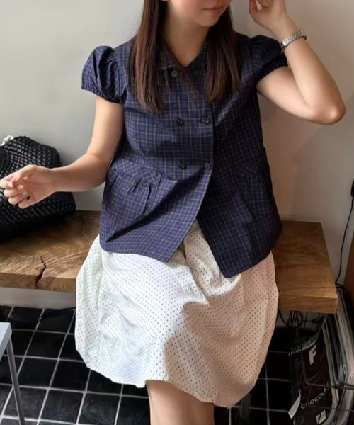 Lis ardent(リスアルダン)の「チェック柄ダブルボタンペプラムブラウス/パフスリーブ半袖トップス(シャツ/ブラウス・レディース・ネイビー/アイボリー/ピンク/ブラック/レッド・M)」の11枚目の写真