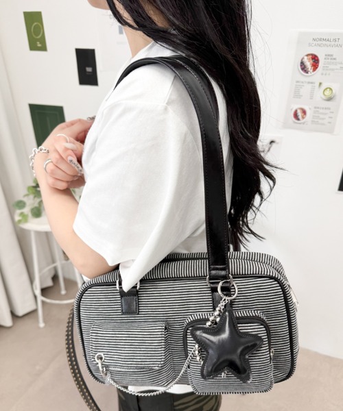 WEGO(ウィゴー)の「WEGO/【26年春夏新作】スターチャームランダムポケットボストンバッグ(ハンドバッグ・レディース・ブラック/ブラウン/ホワイト/その他1・FREE)」の4枚目の写真