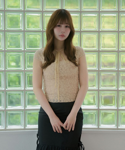M DOLLY（エムドリー）の「Flower lace evelyn ribbon tops / フラワーレースエヴリンリボントップス（その他トップス・レディース・ベージュ/アイボリー・FREE）」の6枚目の写真