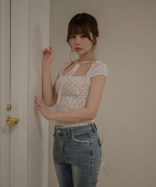 M DOLLY（エムドリー）の「Flower lace evelyn ribbon tops / フラワーレースエヴリンリボントップス（その他トップス・レディース・ベージュ/アイボリー・FREE）」の4枚目の写真