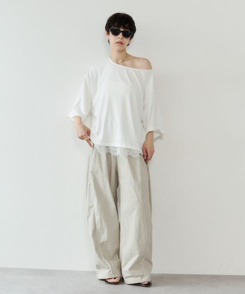 VION(ヴィオン)の「パイピングナイロンパンツ / Piping Nylon Pants(その他パンツ・レディース・ベージュ/ネイビー・S/M)」の20枚目の写真