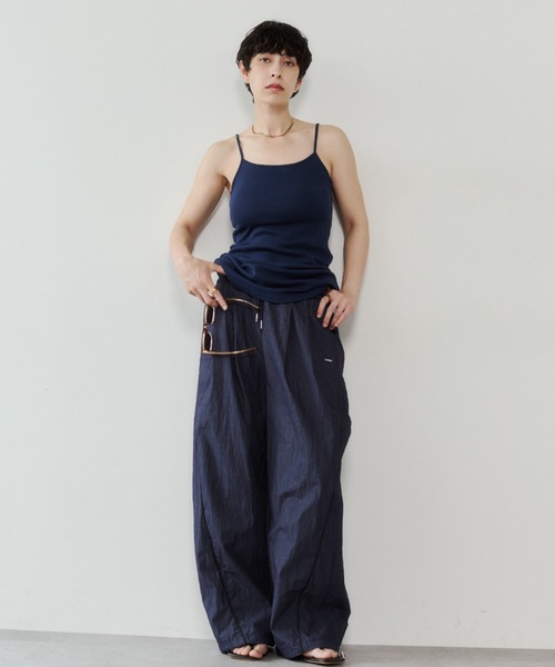 VION(ヴィオン)の「パイピングナイロンパンツ / Piping Nylon Pants(その他パンツ・レディース・ベージュ/ネイビー・S/M)」の10枚目の写真