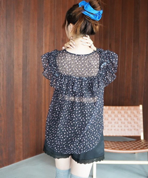SANSeLF(サンセルフ)の「【SANSeLF】シアーフリルフラワーブラウス saw26s098(シャツ/ブラウス・レディース・ブラック/ホワイト・FREE)」の5枚目の写真