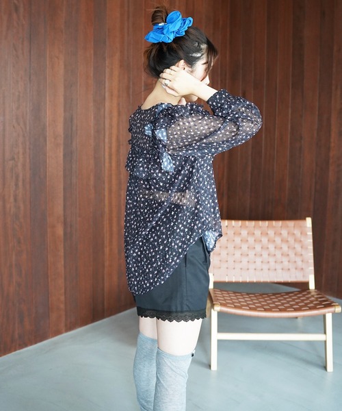 SANSeLF(サンセルフ)の「【SANSeLF】シアーフリルフラワーブラウス saw26s098(シャツ/ブラウス・レディース・ブラック/ホワイト・FREE)」の15枚目の写真