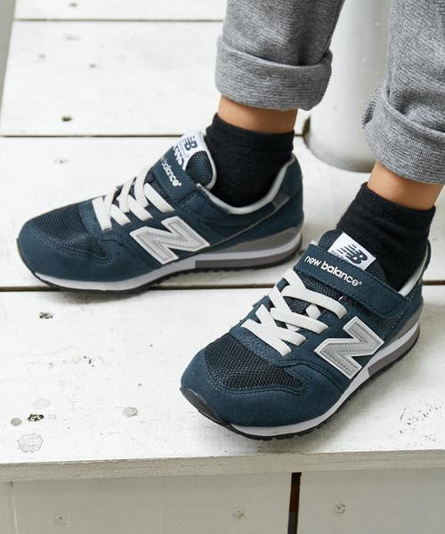NEW BALANCE（ニューバランス）の「【NEW　BALANCE(ニューバランス)】KV996 17cm-24cm（スニーカー・キッズ・グレー/ネイビー・20.5cm/21cm/20cm/17cm/23.5cm/22.5cm/21.5cm/19cm/19.5cm/18.5cm/22cm/23cm/24cm/18cm/17.5cm）」の2枚目の写真