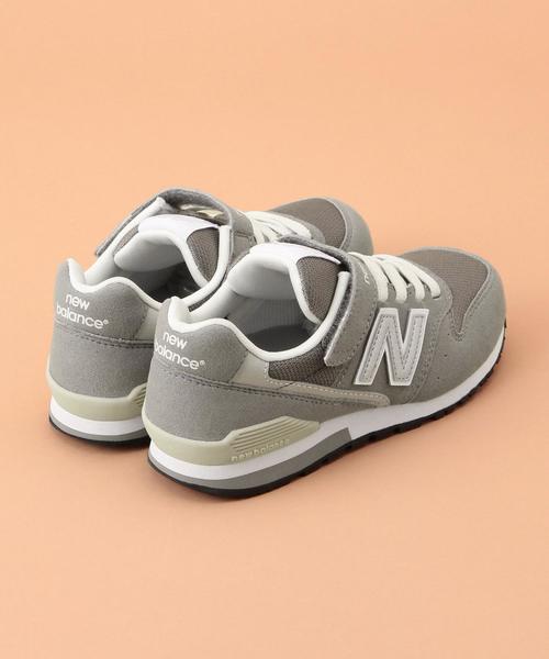 NEW BALANCE（ニューバランス）の「【NEW　BALANCE(ニューバランス)】KV996 17cm-24cm（スニーカー・キッズ・グレー/ネイビー・20.5cm/21cm/20cm/17cm/23.5cm/22.5cm/21.5cm/19cm/19.5cm/18.5cm/22cm/23cm/24cm/18cm/17.5cm）」の5枚目の写真