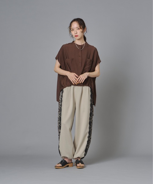 terrace(テラス)の「ドロスト付きプルオーバーポケットシャツ(Tシャツ/カットソー・レディース・ブラック/ブラウン/オフホワイト・FREE)」の15枚目の写真