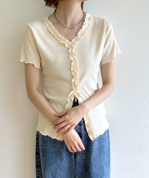 Omekashi(オメカシ)の「【リバイバル/チャーム付き】半袖フリルカーディガン(Tシャツ/カットソー・レディース・アイボリー/ブラック/ブラウン・FREE)」の2枚目の写真