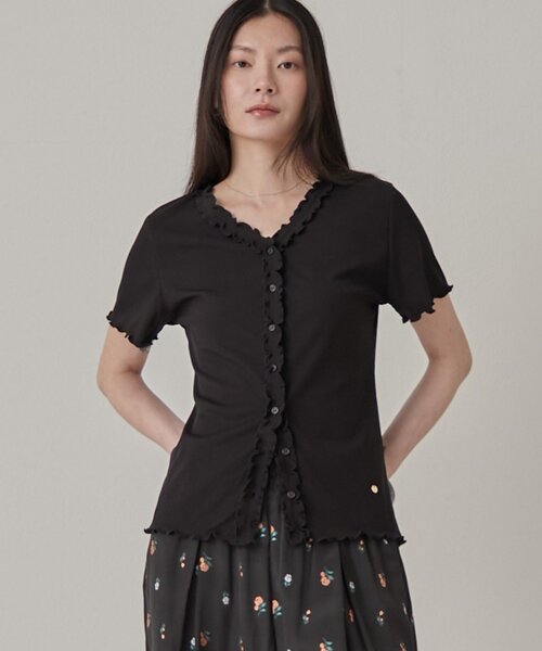 Omekashi(オメカシ)の「【リバイバル/チャーム付き】半袖フリルカーディガン(Tシャツ/カットソー・レディース・アイボリー/ブラック/ブラウン・FREE)」の3枚目の写真