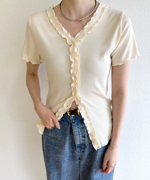 Omekashi(オメカシ)の「【リバイバル/チャーム付き】半袖フリルカーディガン(Tシャツ/カットソー・レディース・アイボリー/ブラック/ブラウン・FREE)」の4枚目の写真