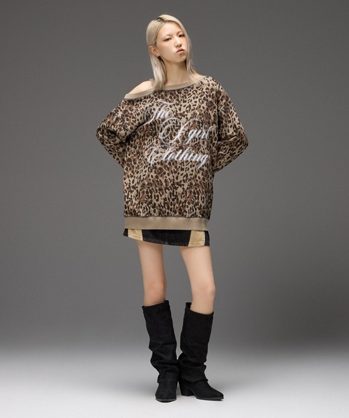 X-girl(エックスガール)の「SCRIPT LOGO OFF SHOULDER SWEATSHIRT(スウェット・レディース・レオパード/カモフラージュ/ブラック・S/M)」の4枚目の写真