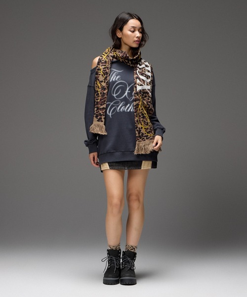 X-girl(エックスガール)の「SCRIPT LOGO OFF SHOULDER SWEATSHIRT(スウェット・レディース・レオパード/カモフラージュ/ブラック・S/M)」の10枚目の写真