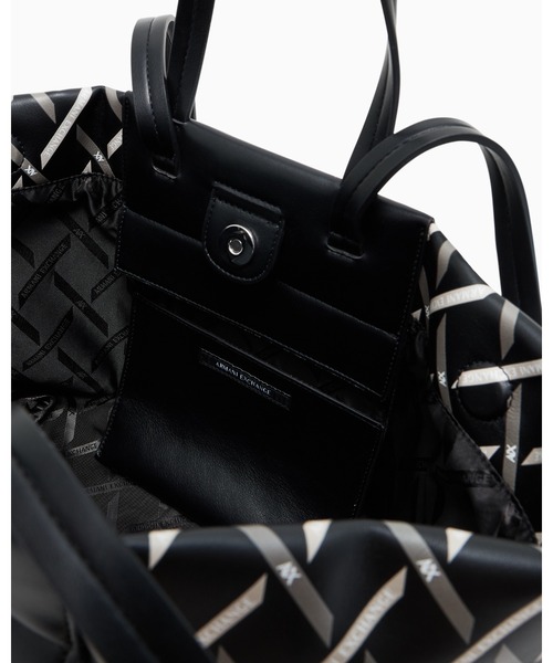ARMANI EXCHANGE(アルマーニエクスチェンジ)の「【A|X アルマーニ エクスチェンジ】シェブロンロゴ ミディアムダブルハンドバッグ(トートバッグ・レディース・ブラック・FREE)」の4枚目の写真