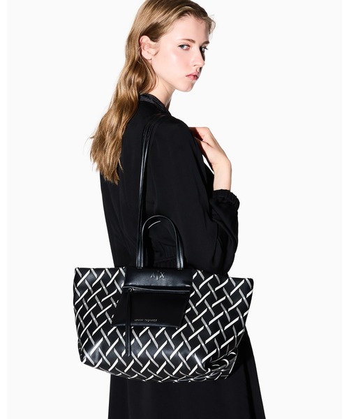 ARMANI EXCHANGE(アルマーニエクスチェンジ)の「【A|X アルマーニ エクスチェンジ】シェブロンロゴ ミディアムダブルハンドバッグ(トートバッグ・レディース・ブラック・FREE)」の6枚目の写真