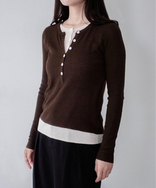 on:nue(オンニュ)の「【on:nue】バイカラーヘンリーネックリブニット /26-27 AW COLLECTION(ニット/セーター・レディース・ネイビー/グレー/ブラウン・FREE)」の5枚目の写真