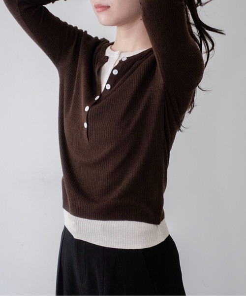 on:nue(オンニュ)の「【on:nue】バイカラーヘンリーネックリブニット /26-27 AW COLLECTION(ニット/セーター・レディース・ネイビー/グレー/ブラウン・FREE)」の7枚目の写真