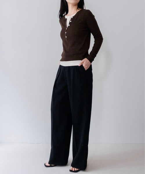 on:nue(オンニュ)の「【on:nue】バイカラーヘンリーネックリブニット /26-27 AW COLLECTION(ニット/セーター・レディース・ネイビー/グレー/ブラウン・FREE)」の11枚目の写真