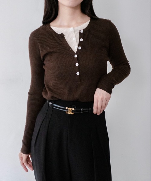 on:nue(オンニュ)の「【on:nue】バイカラーヘンリーネックリブニット /26-27 AW COLLECTION(ニット/セーター・レディース・ネイビー/グレー/ブラウン・FREE)」の13枚目の写真