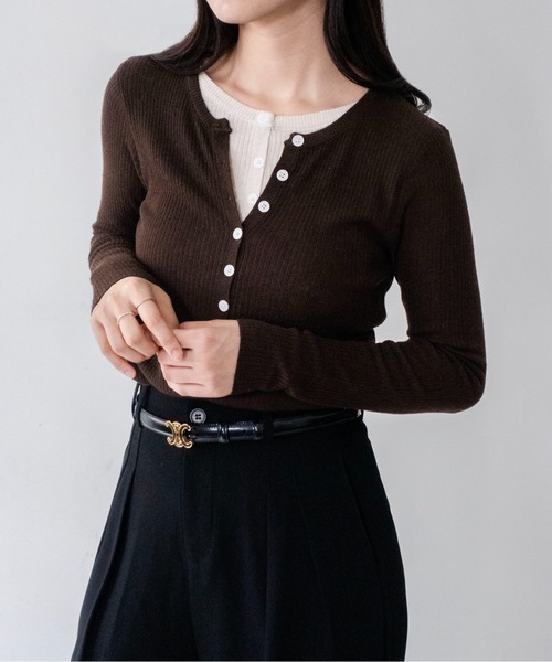 on:nue(オンニュ)の「【on:nue】バイカラーヘンリーネックリブニット /26-27 AW COLLECTION(ニット/セーター・レディース・ネイビー/グレー/ブラウン・FREE)」の14枚目の写真