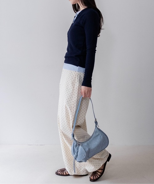 on:nue(オンニュ)の「【on:nue】バイカラーヘンリーネックリブニット /26-27 AW COLLECTION(ニット/セーター・レディース・ネイビー/グレー/ブラウン・FREE)」の22枚目の写真