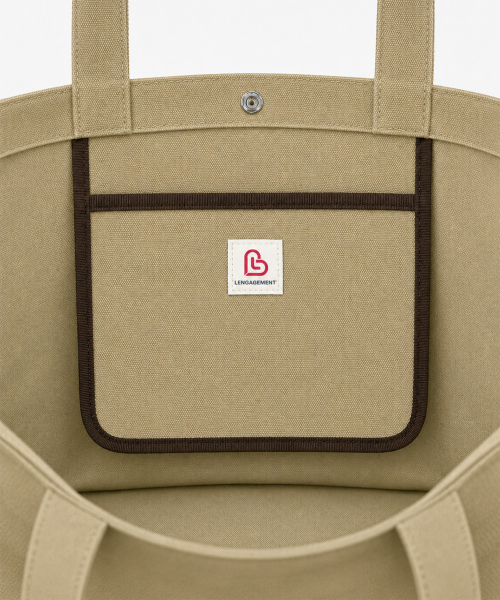 LENGAGEMENT（ランガージュマン）の「ストーリー ロゴ ミリタリー キャンバス ショッパーバッグ [ベージュ]（ショルダーバッグ・レディース・その他・FREE）」の2枚目の写真