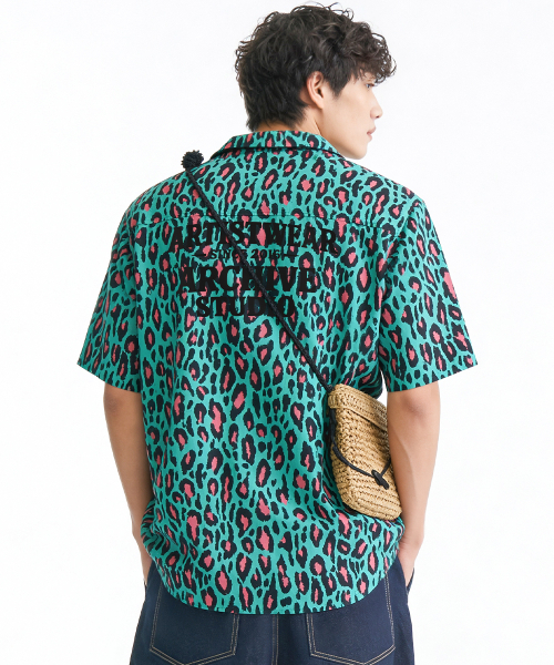 ARTISTWEAR（アーティストウェア）の「[ATW] トロピックレオパードハーフシャツ（シャツ/ブラウス・レディース・その他・MEDIUM）」の2枚目の写真