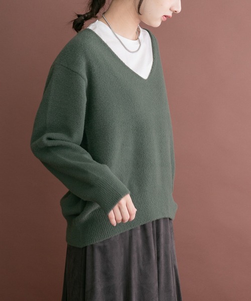 ITEMS URBANRESEARCH（アイテムズ アーバンリサーチ）の「シャギーVネックニット（ニット/セーター・レディース・ベージュ系その他/グリーン系その他/オフホワイト・FREE）」の3枚目の写真
