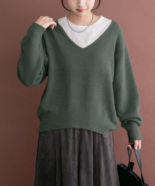 ITEMS URBANRESEARCH（アイテムズ アーバンリサーチ）の「シャギーVネックニット（ニット/セーター・レディース・ベージュ系その他/グリーン系その他/オフホワイト・FREE）」の14枚目の写真